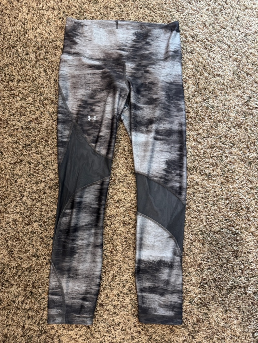 Women’s Under Armour Black and Gray Mesh-Panel Leggings Heatgear, Medium